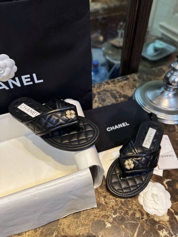 Шлепки Chanel 