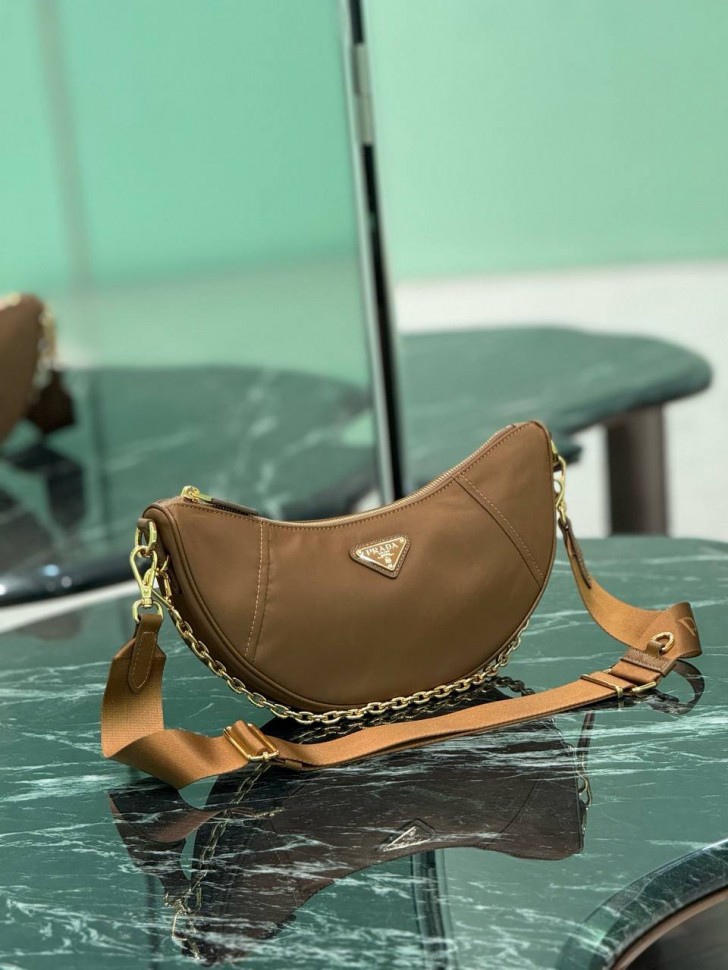 Сумка Prada      