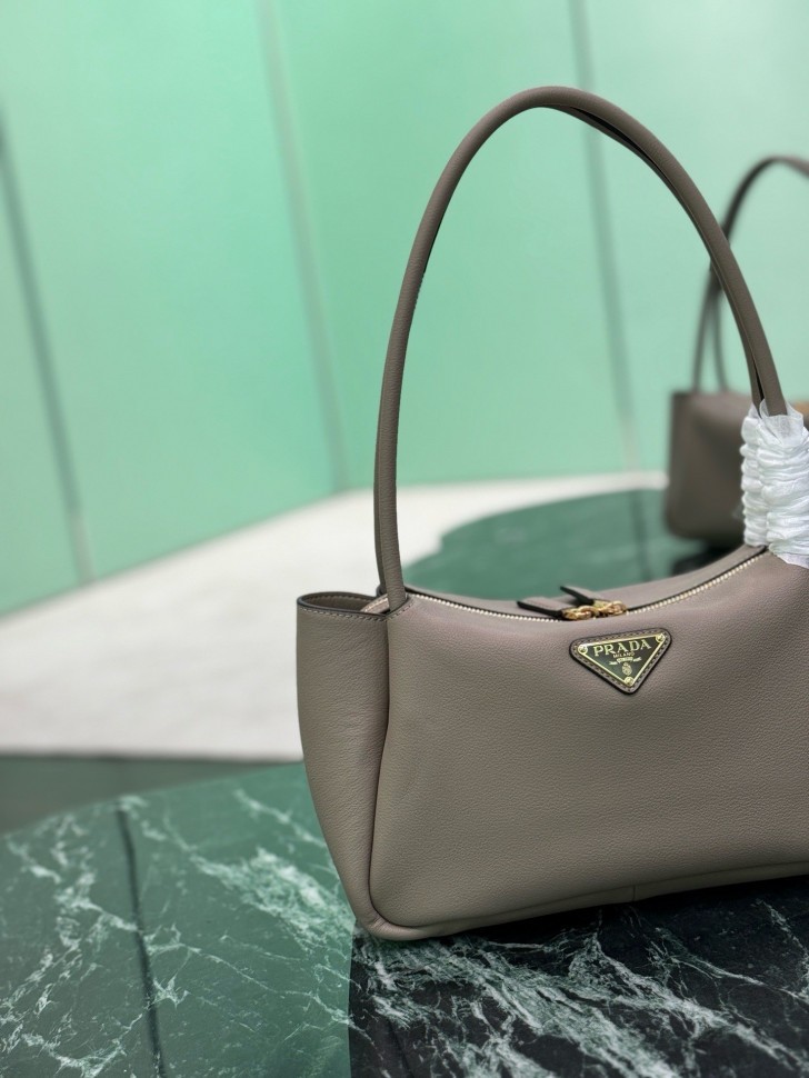 Сумка Prada