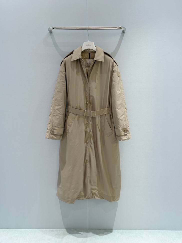 Пуховик Moncler