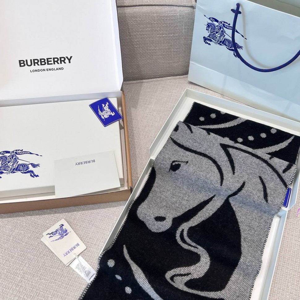 Шарф Burberry    