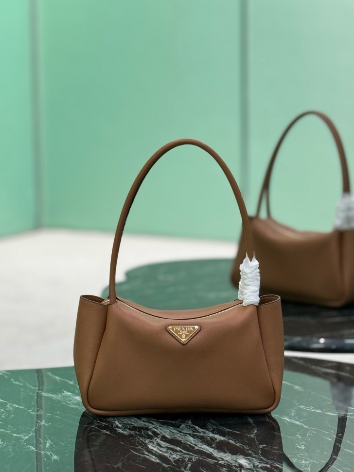 Сумка Prada