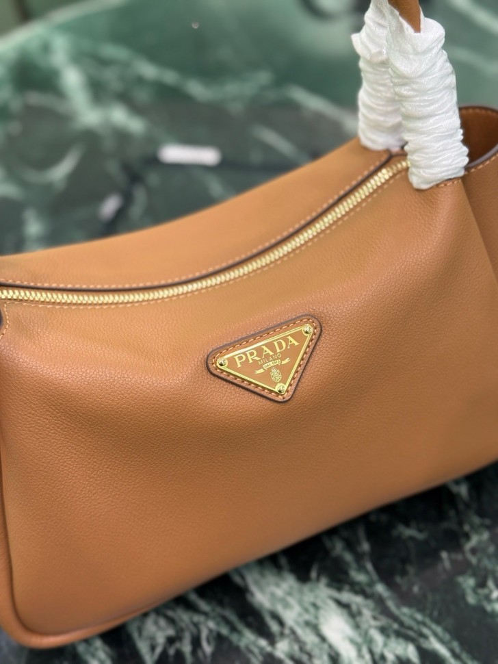 Сумка Prada