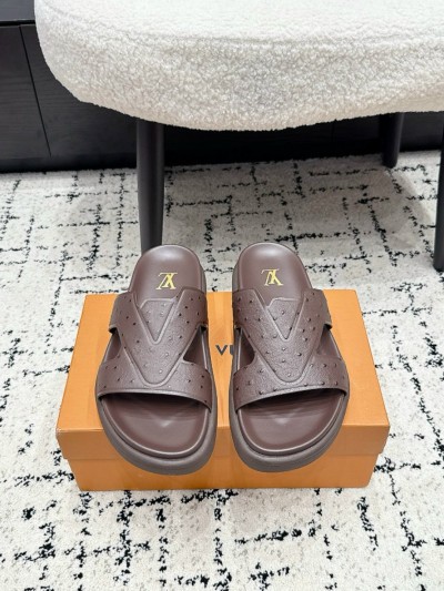 Шлепки Louis Vuitton    
